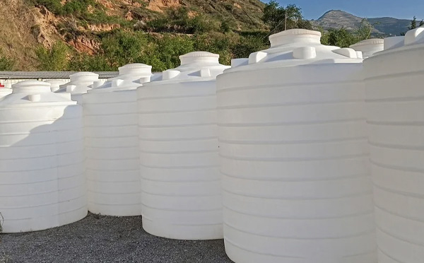 化工液体储存注意事项——选对PE漳县塑料桶避免安全隐患