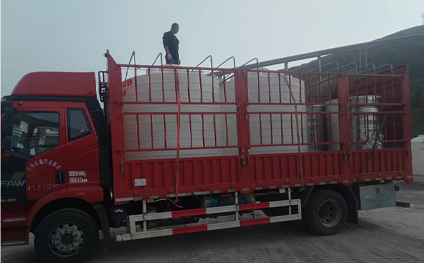 漳县立式运输桶安排发货现场